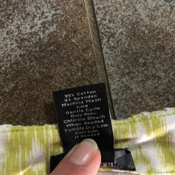 Ann Taylor sleeveless top lime green print sz L - Picture 3 of 6